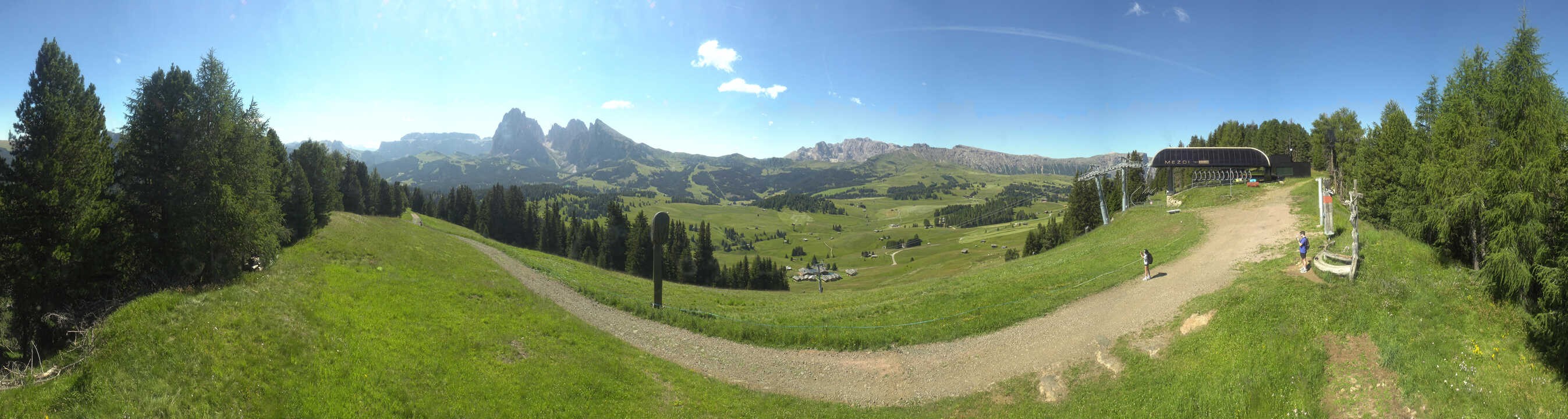 Archiv Foto Webcam Blick über Seiser Alm – Mezdi Bergstation