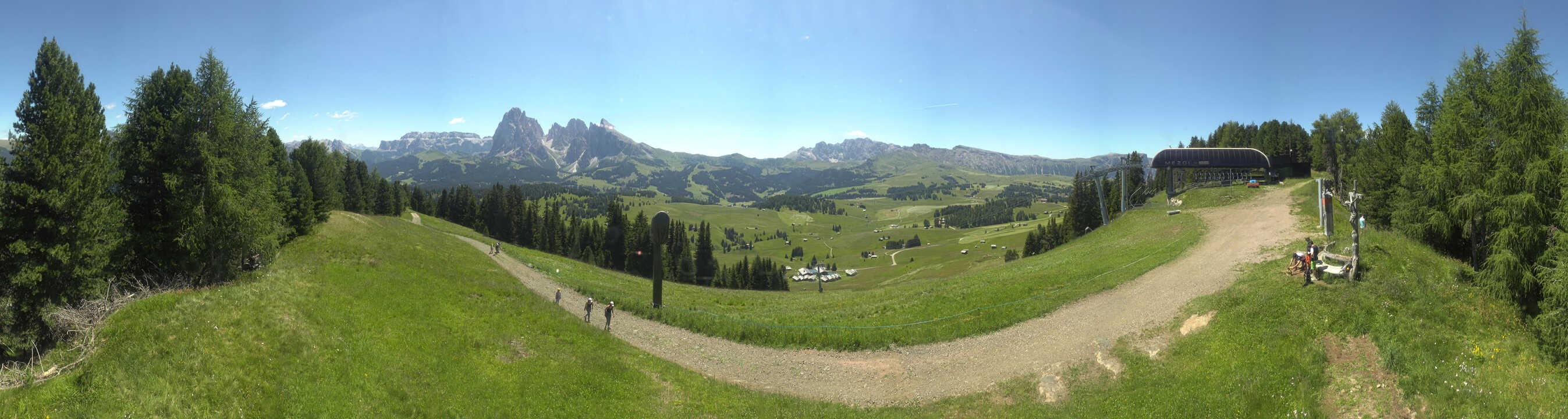 Archiv Foto Webcam Blick über Seiser Alm – Mezdi Bergstation