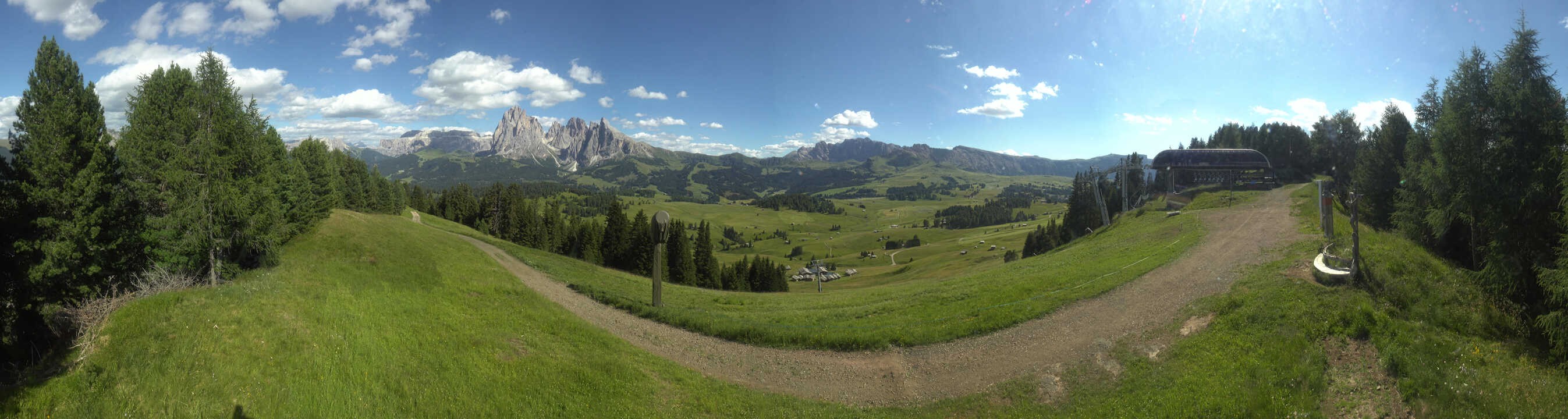 Archiv Foto Webcam Blick über Seiser Alm – Mezdi Bergstation