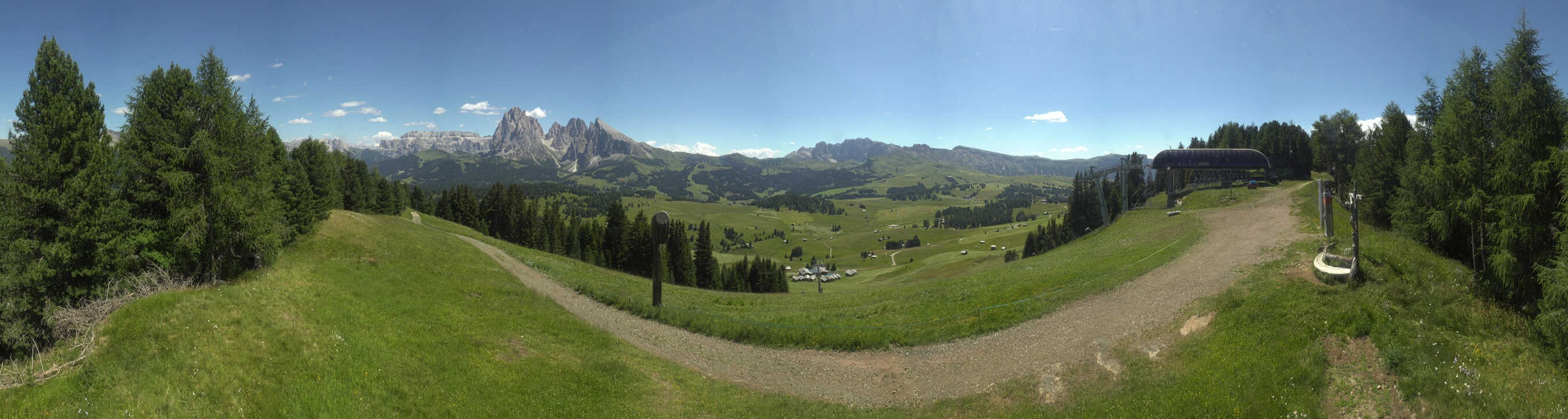 Archived image Webcam Alpe di Siusi: Panoramic view Mezdi mountain station