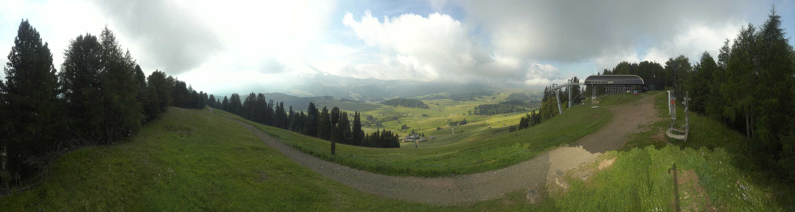 Archiv Foto Webcam Blick über Seiser Alm – Mezdi Bergstation