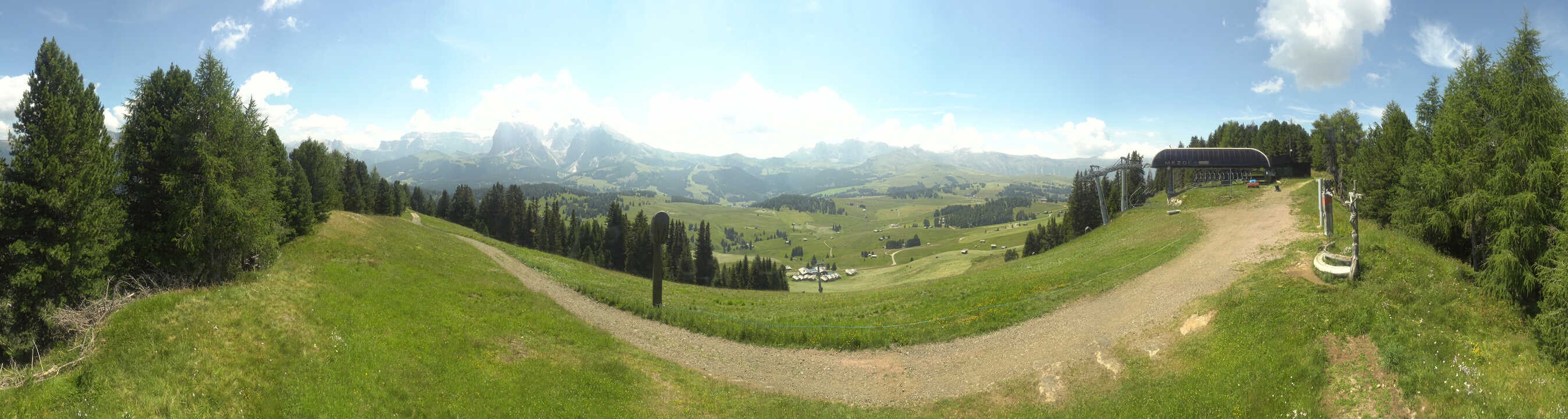 Archiv Foto Webcam Blick über Seiser Alm – Mezdi Bergstation