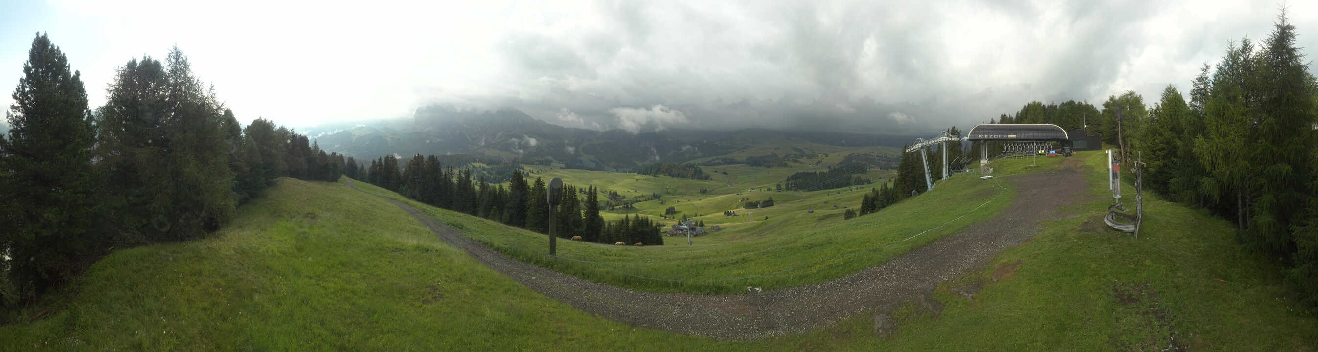 Archiv Foto Webcam Blick über Seiser Alm – Mezdi Bergstation
