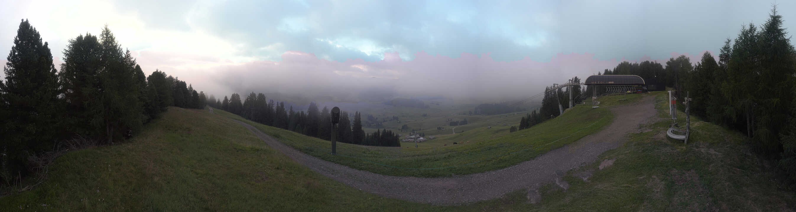 Archiv Foto Webcam Blick über Seiser Alm – Mezdi Bergstation