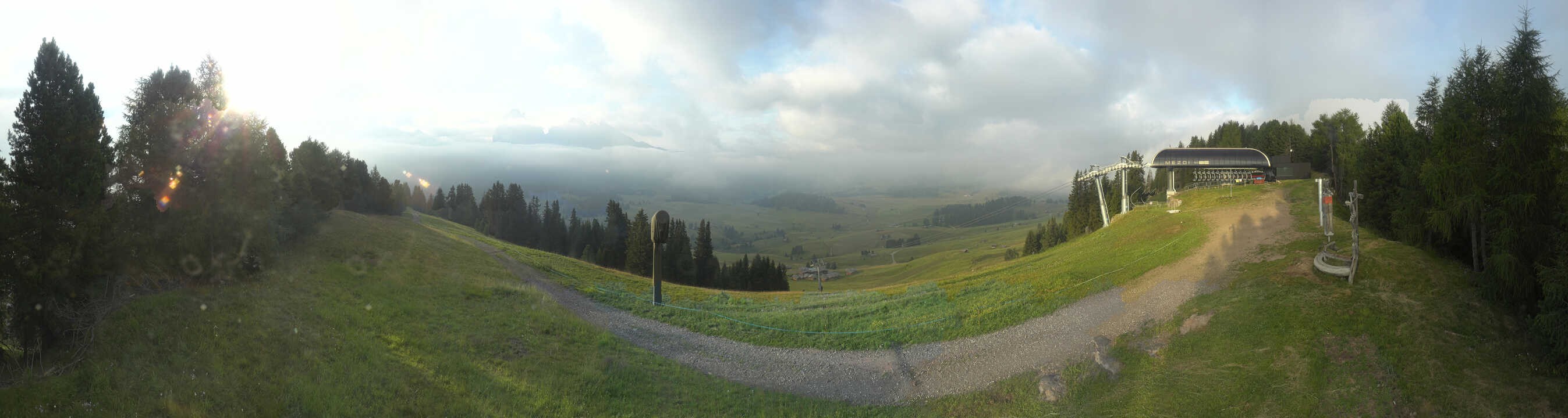 Archiv Foto Webcam Blick über Seiser Alm – Mezdi Bergstation