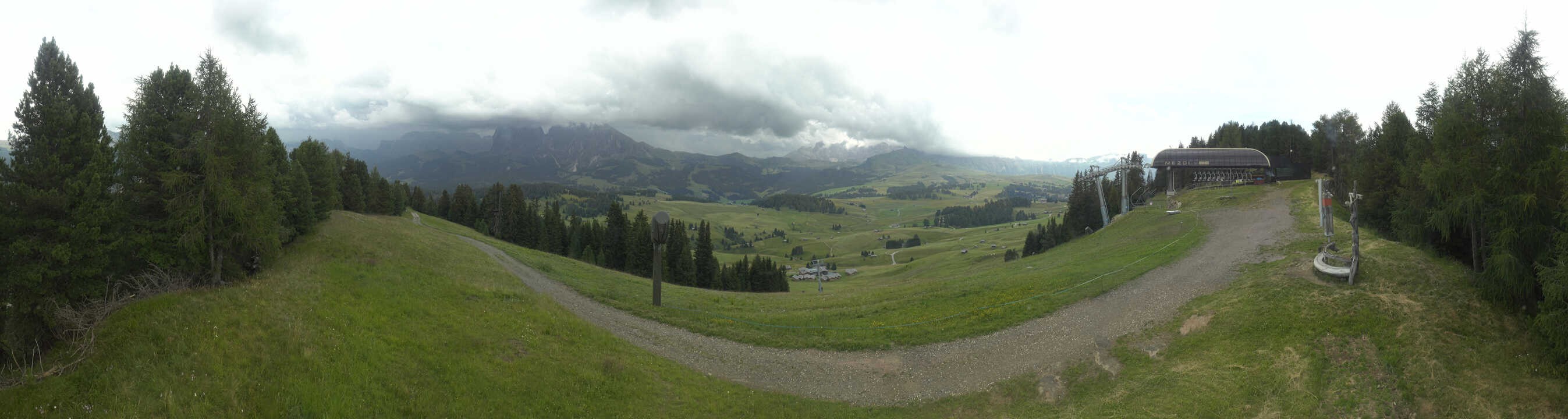 Archiv Foto Webcam Blick über Seiser Alm – Mezdi Bergstation