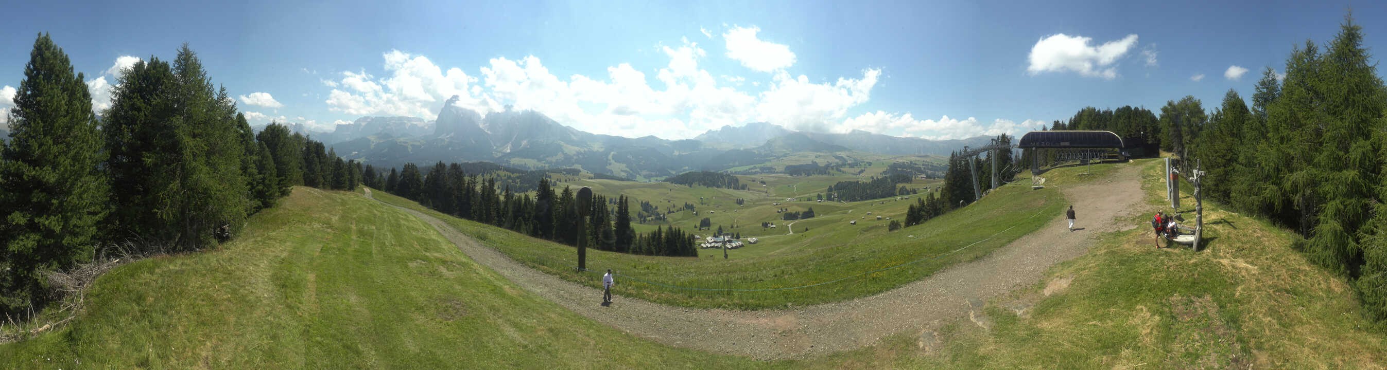 Archiv Foto Webcam Blick über Seiser Alm – Mezdi Bergstation