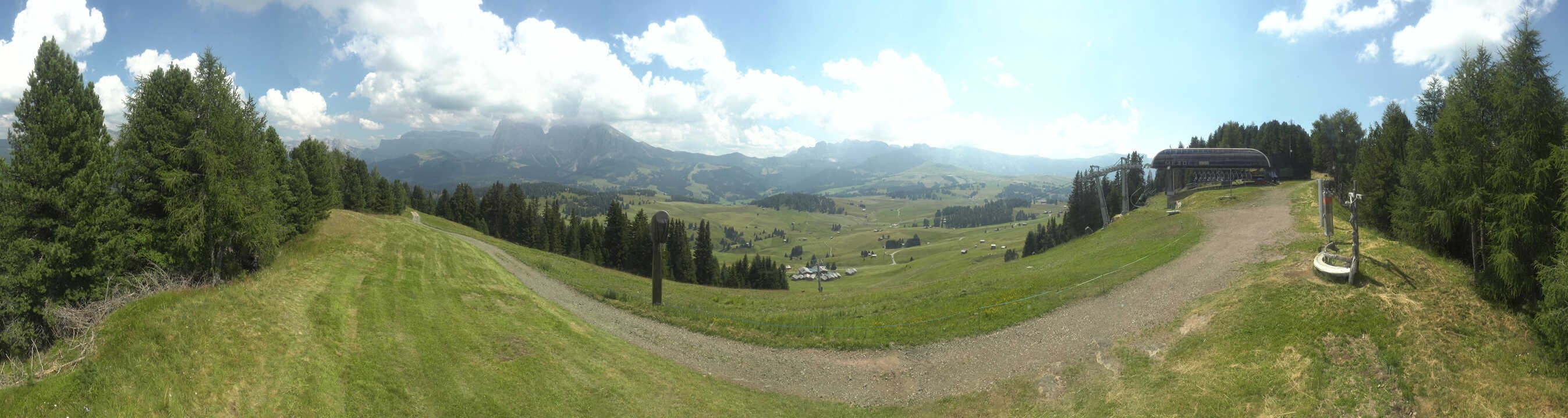 Archiv Foto Webcam Blick über Seiser Alm – Mezdi Bergstation