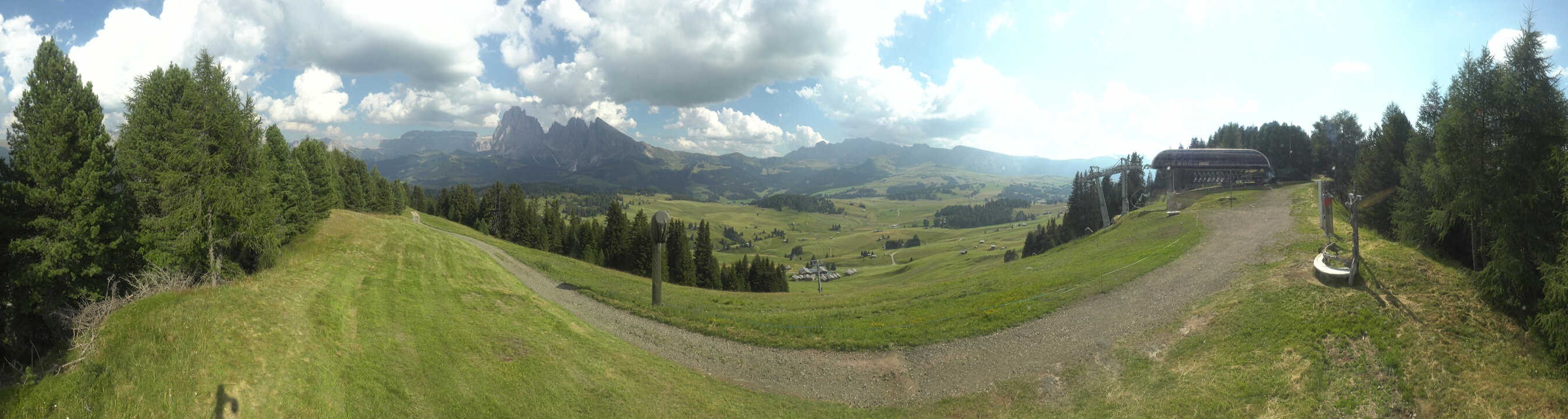 Archiv Foto Webcam Blick über Seiser Alm – Mezdi Bergstation