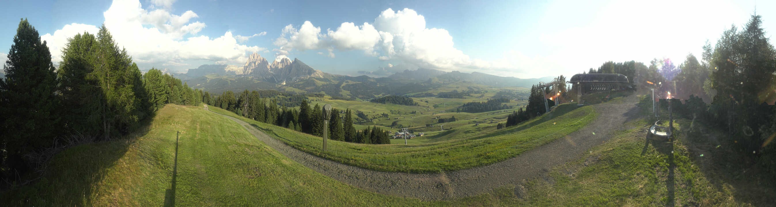 Archiv Foto Webcam Blick über Seiser Alm – Mezdi Bergstation