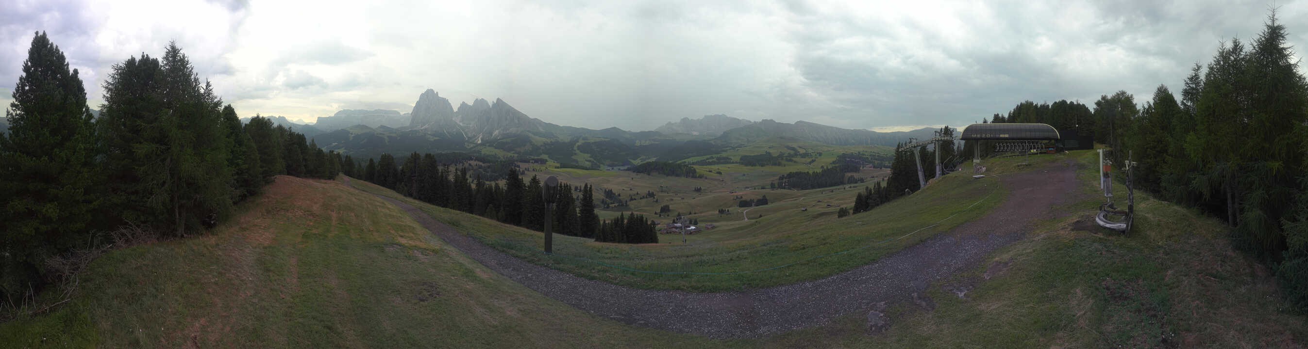 Archiv Foto Webcam Blick über Seiser Alm – Mezdi Bergstation