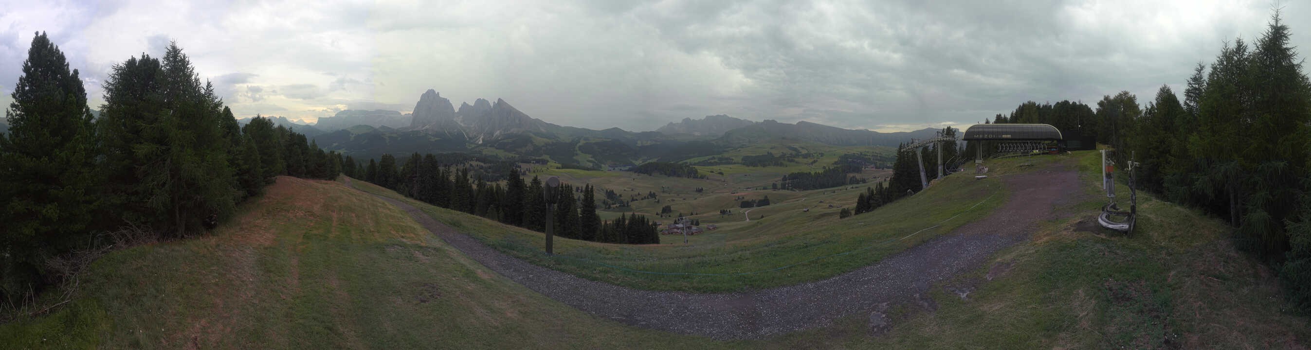Archiv Foto Webcam Blick über Seiser Alm – Mezdi Bergstation
