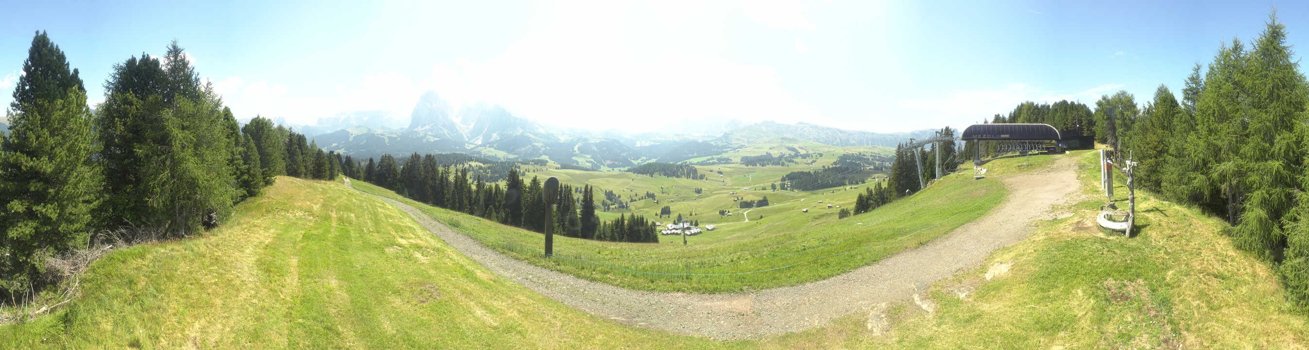 Archiv Foto Webcam Blick über Seiser Alm – Mezdi Bergstation