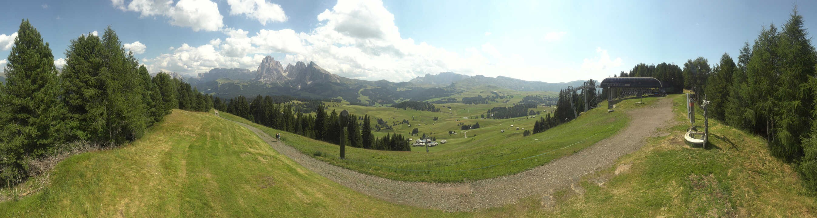 Archiv Foto Webcam Blick über Seiser Alm – Mezdi Bergstation