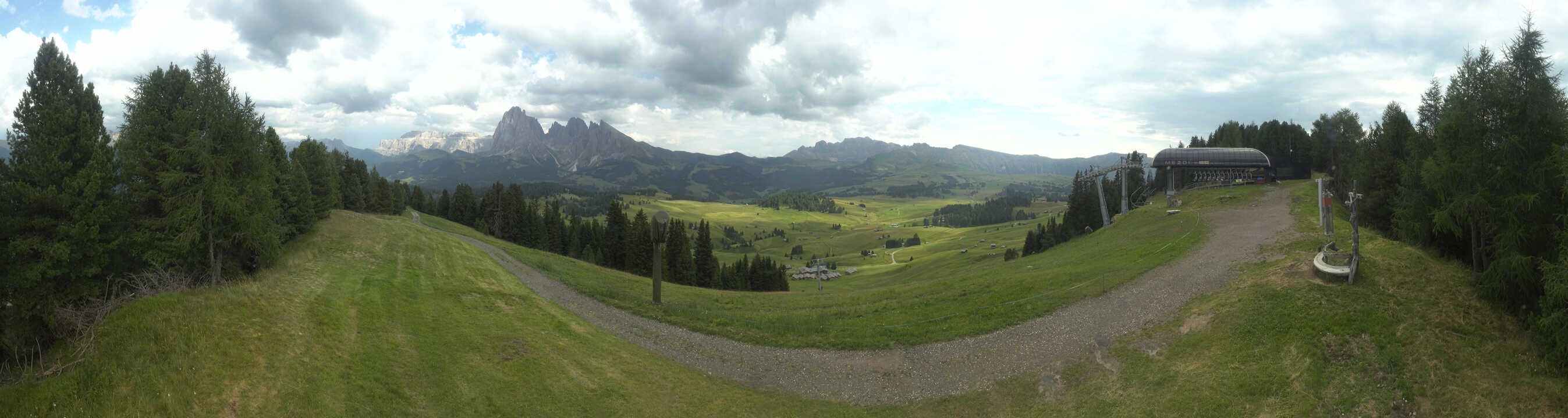 Archiv Foto Webcam Blick über Seiser Alm – Mezdi Bergstation
