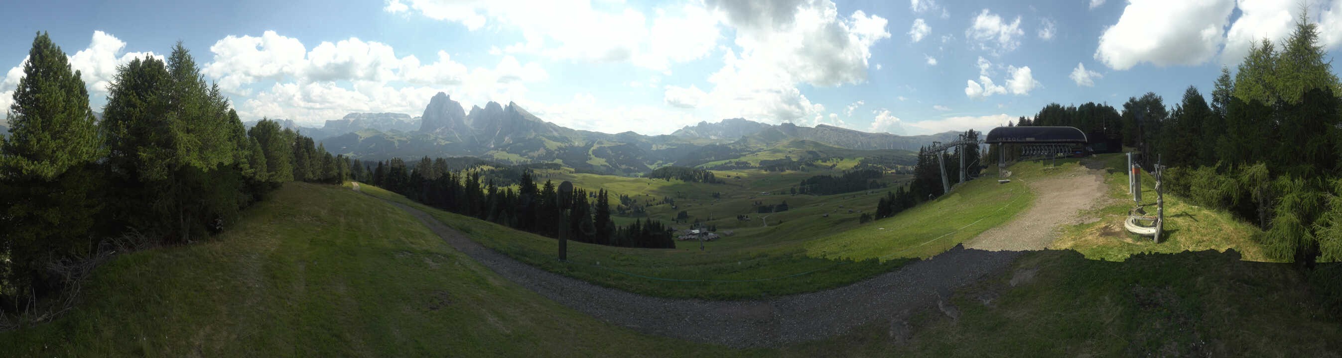 Archiv Foto Webcam Blick über Seiser Alm – Mezdi Bergstation
