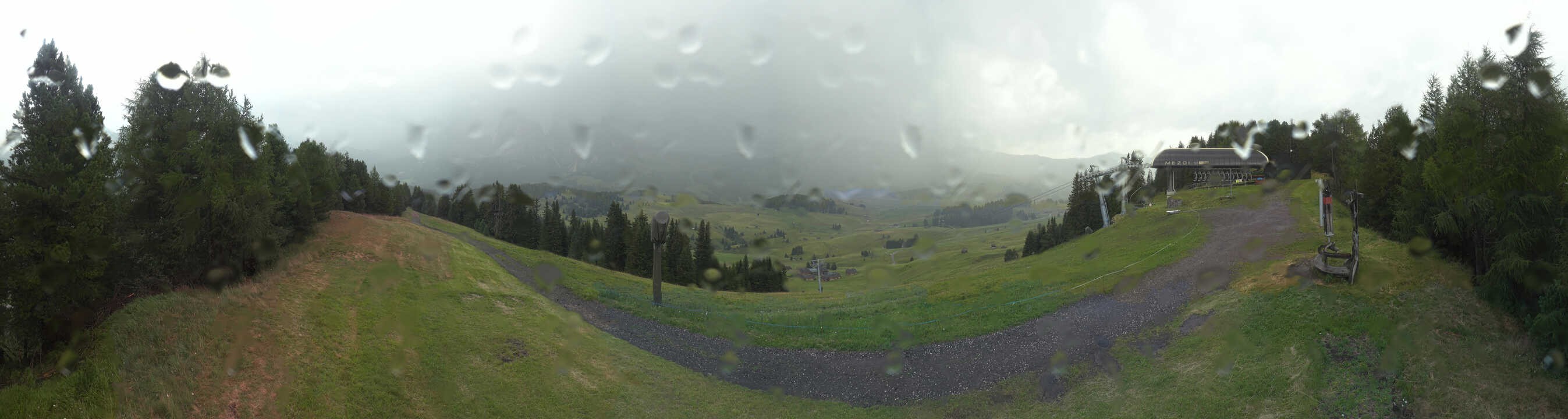 Archiv Foto Webcam Blick über Seiser Alm – Mezdi Bergstation