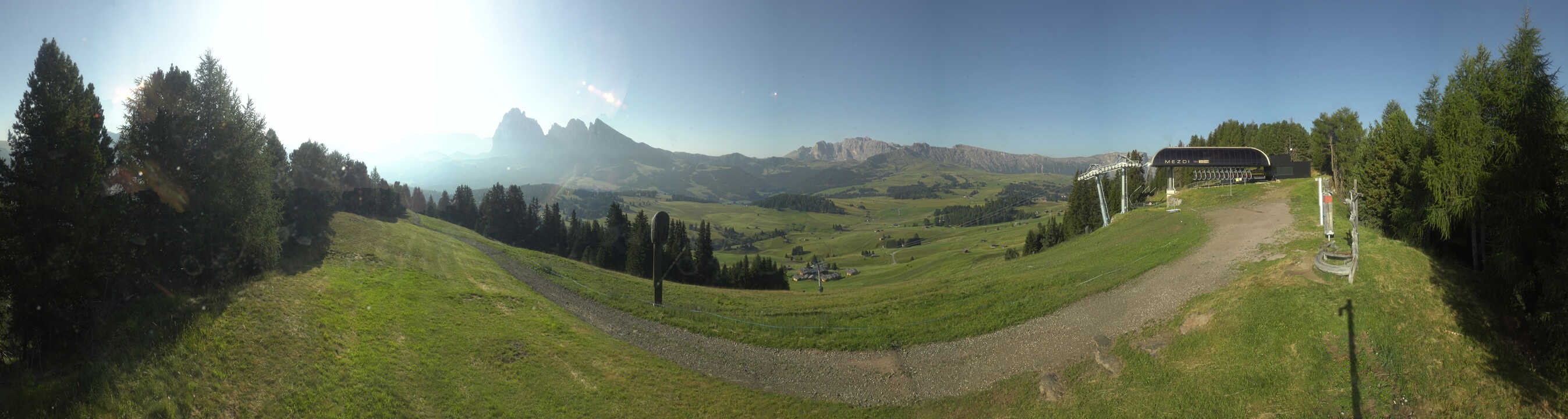 Archiv Foto Webcam Blick über Seiser Alm – Mezdi Bergstation