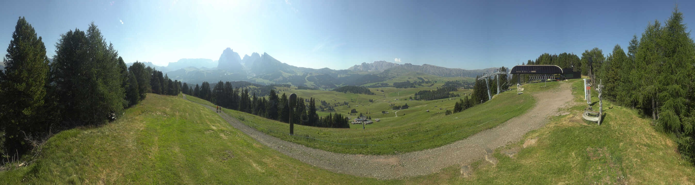Archiv Foto Webcam Blick über Seiser Alm – Mezdi Bergstation