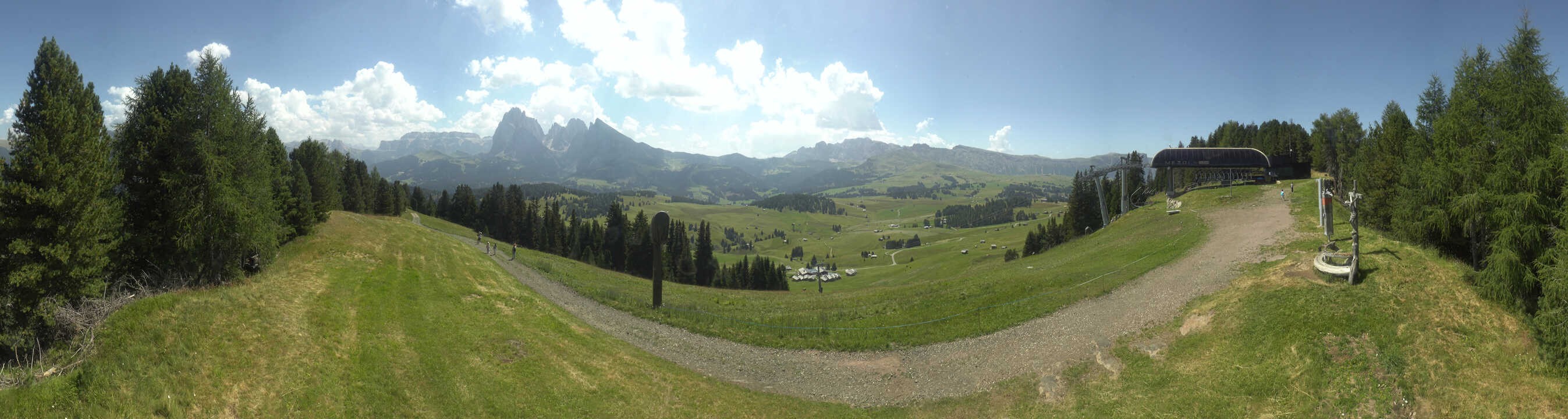 Archiv Foto Webcam Blick über Seiser Alm – Mezdi Bergstation