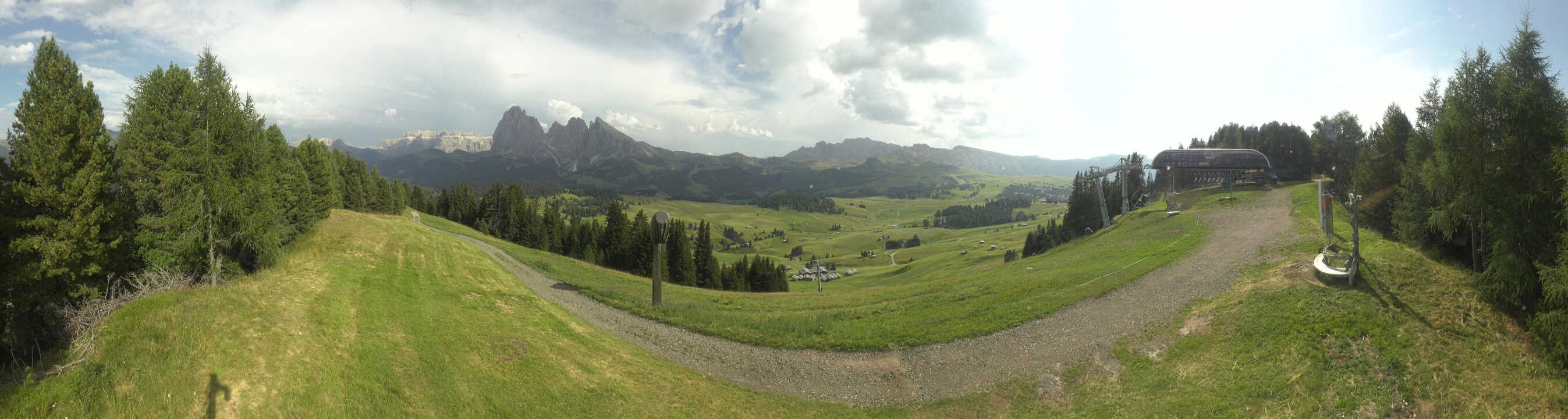 Archiv Foto Webcam Blick über Seiser Alm – Mezdi Bergstation