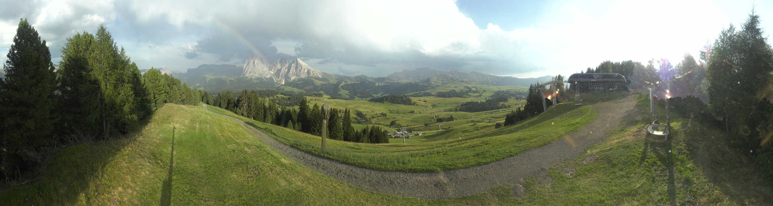Archiv Foto Webcam Blick über Seiser Alm – Mezdi Bergstation