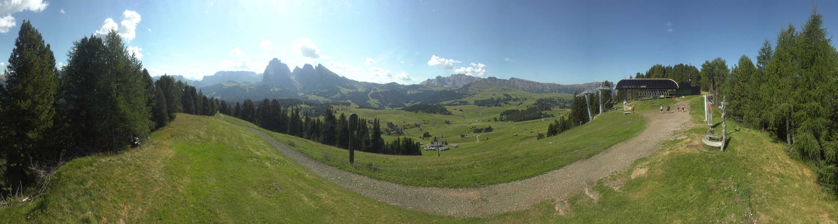 Archiv Foto Webcam Blick über Seiser Alm – Mezdi Bergstation