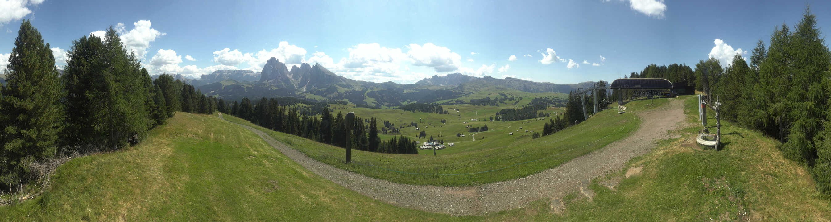 Archiv Foto Webcam Blick über Seiser Alm – Mezdi Bergstation