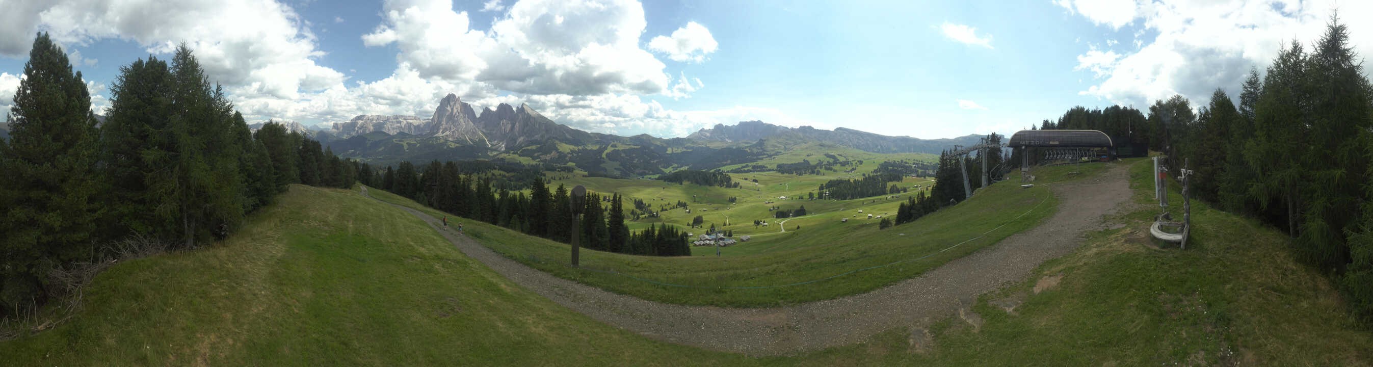 Archiv Foto Webcam Blick über Seiser Alm – Mezdi Bergstation
