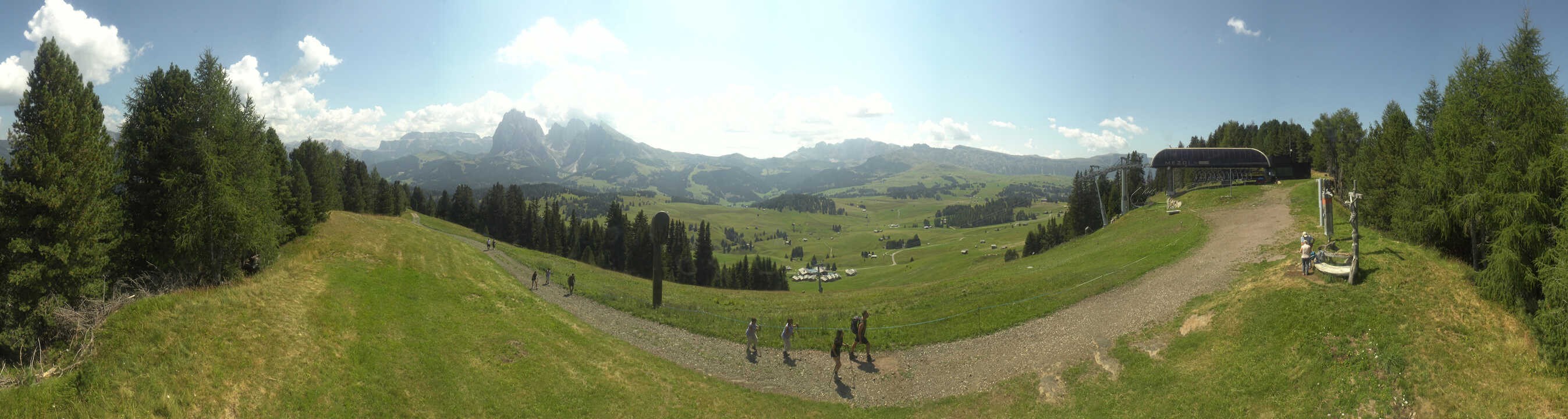 Archiv Foto Webcam Blick über Seiser Alm – Mezdi Bergstation