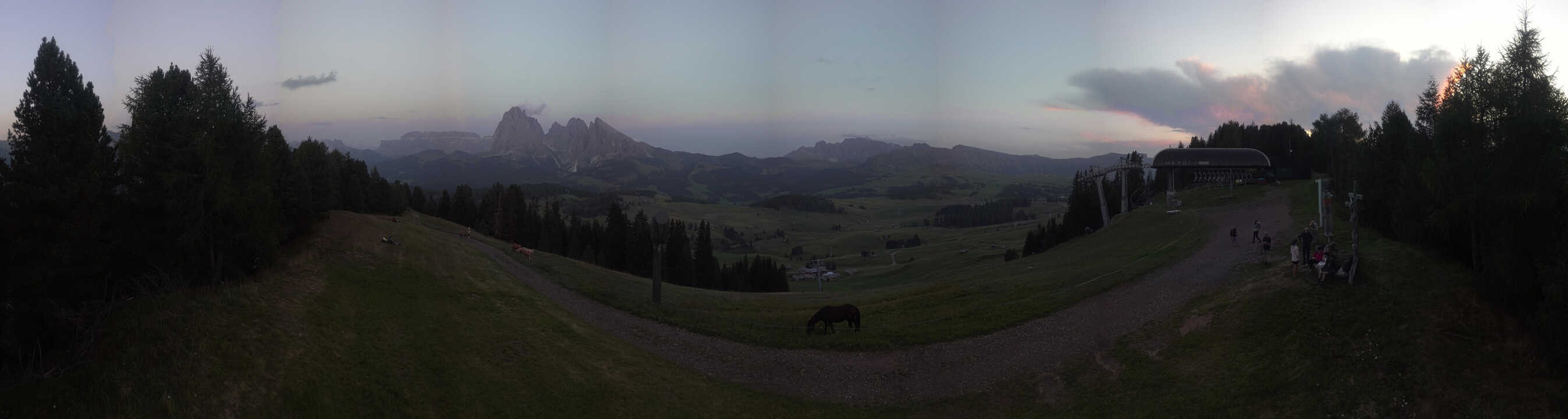 Archiv Foto Webcam Blick über Seiser Alm – Mezdi Bergstation