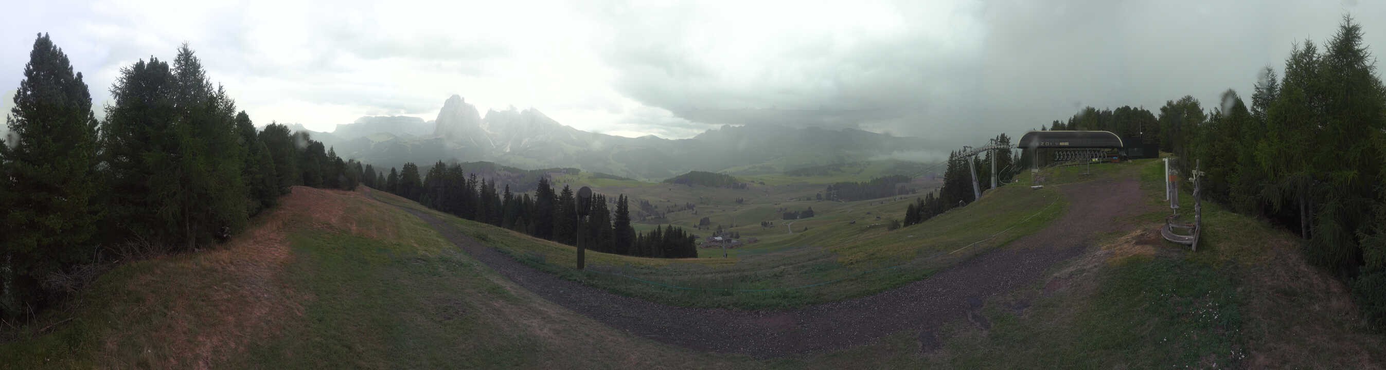 Archiv Foto Webcam Blick über Seiser Alm – Mezdi Bergstation