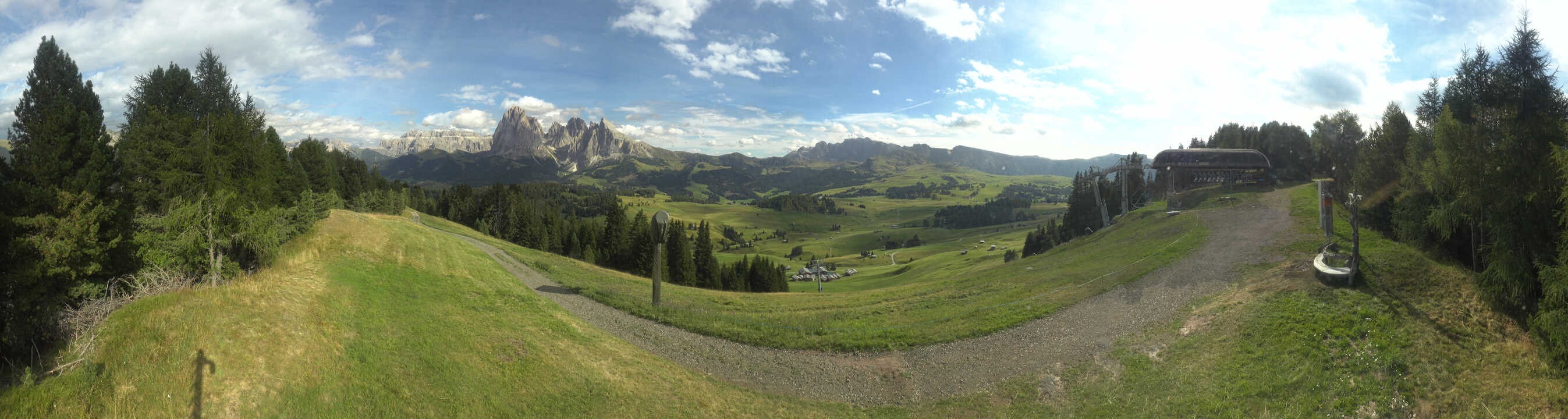 Archiv Foto Webcam Blick über Seiser Alm – Mezdi Bergstation