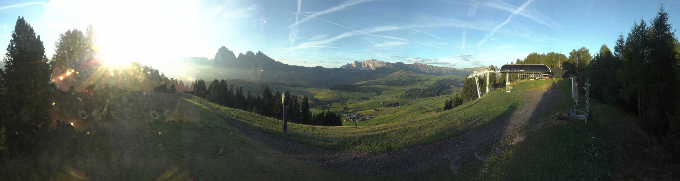 Archiv Foto Webcam Blick über Seiser Alm – Mezdi Bergstation