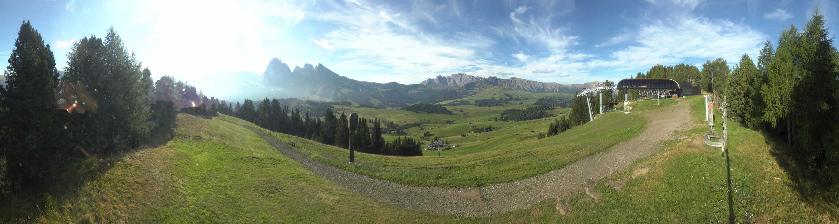 Archiv Foto Webcam Blick über Seiser Alm – Mezdi Bergstation