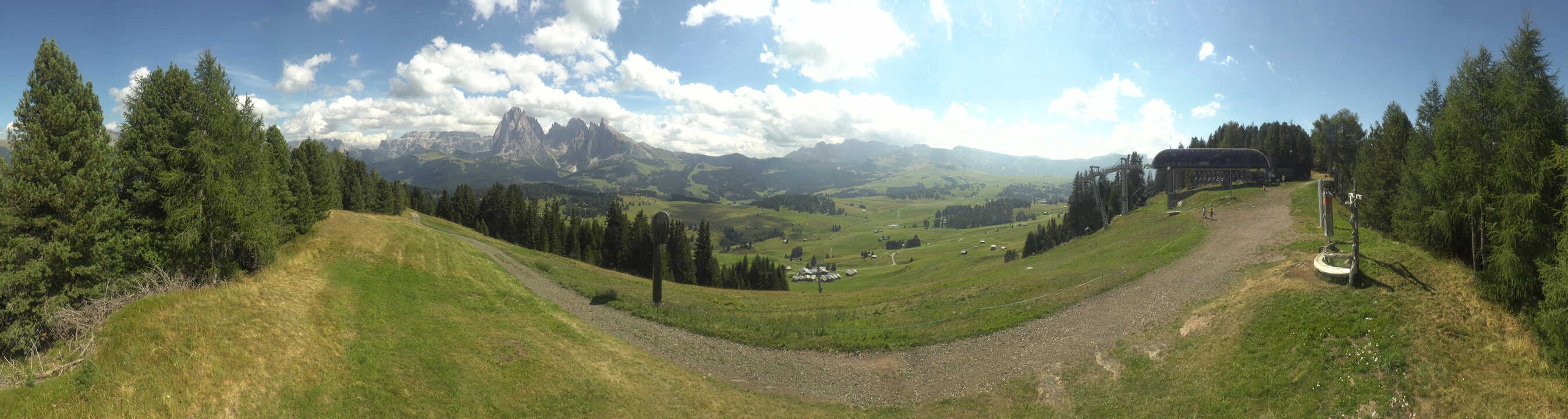 Archiv Foto Webcam Blick über Seiser Alm – Mezdi Bergstation