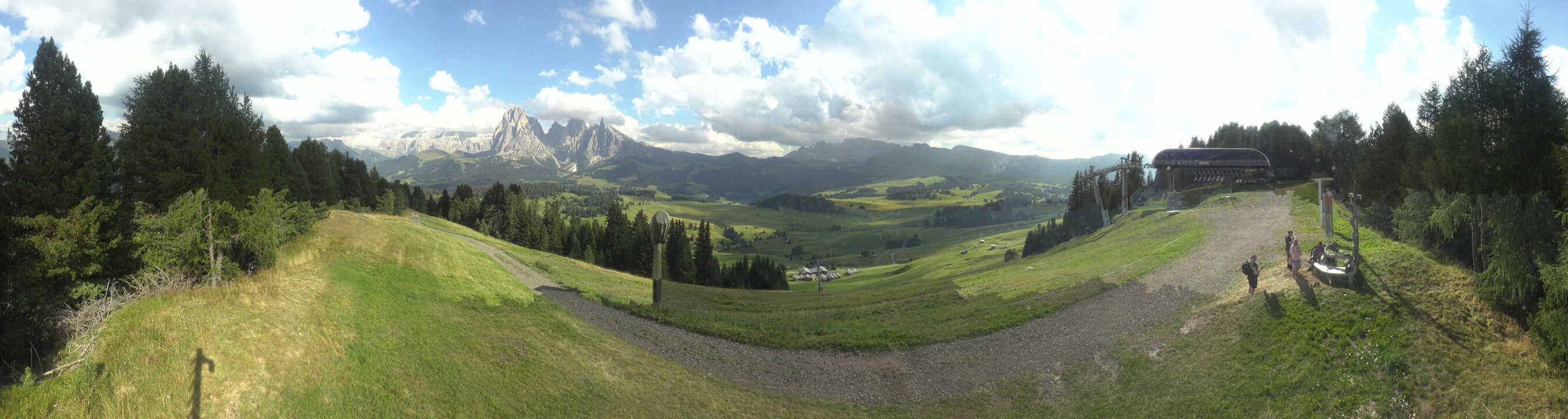 Archiv Foto Webcam Blick über Seiser Alm – Mezdi Bergstation