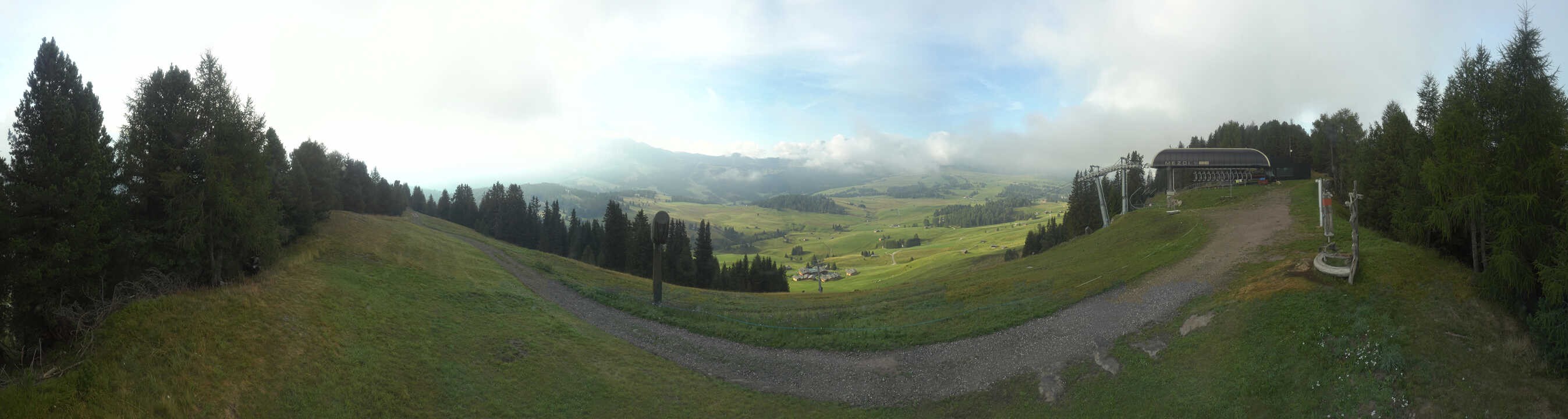 Archiv Foto Webcam Blick über Seiser Alm – Mezdi Bergstation