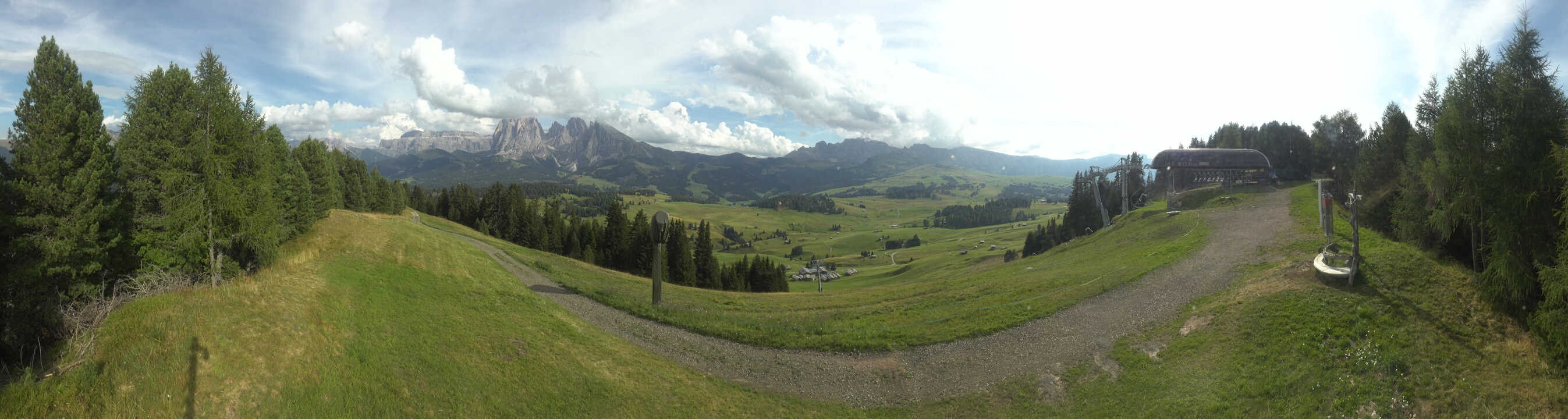 Archiv Foto Webcam Blick über Seiser Alm – Mezdi Bergstation