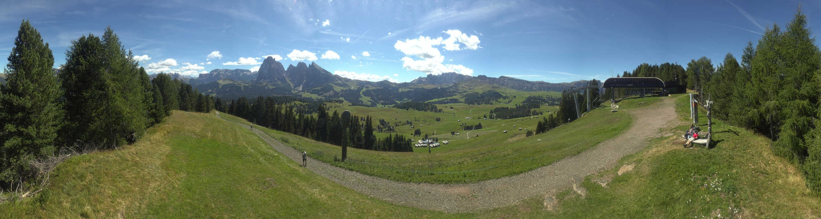 Archiv Foto Webcam Blick über Seiser Alm – Mezdi Bergstation