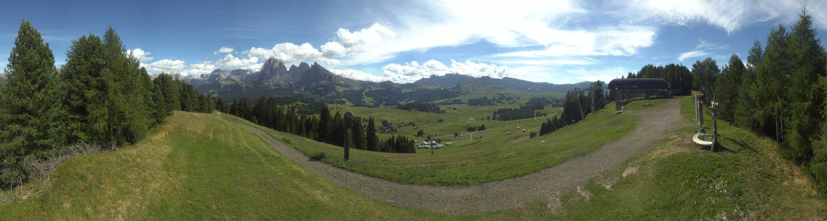 Archiv Foto Webcam Blick über Seiser Alm – Mezdi Bergstation