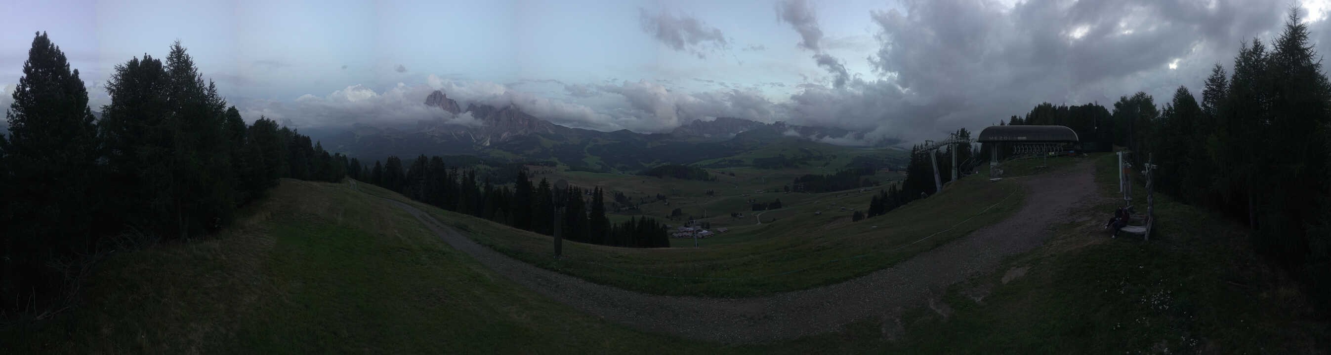 Archiv Foto Webcam Blick über Seiser Alm – Mezdi Bergstation