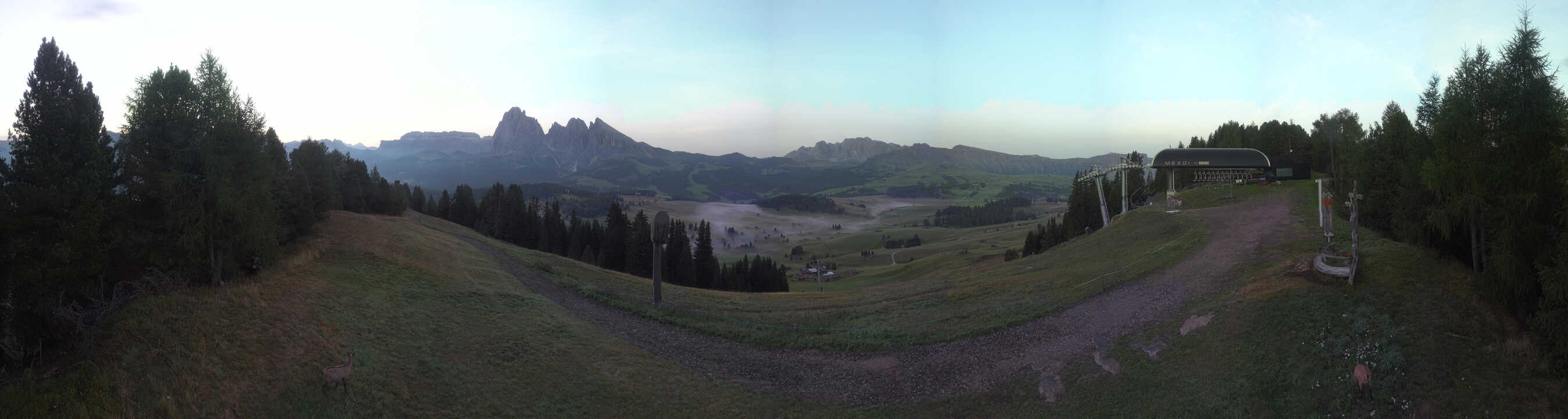 Archiv Foto Webcam Blick über Seiser Alm – Mezdi Bergstation