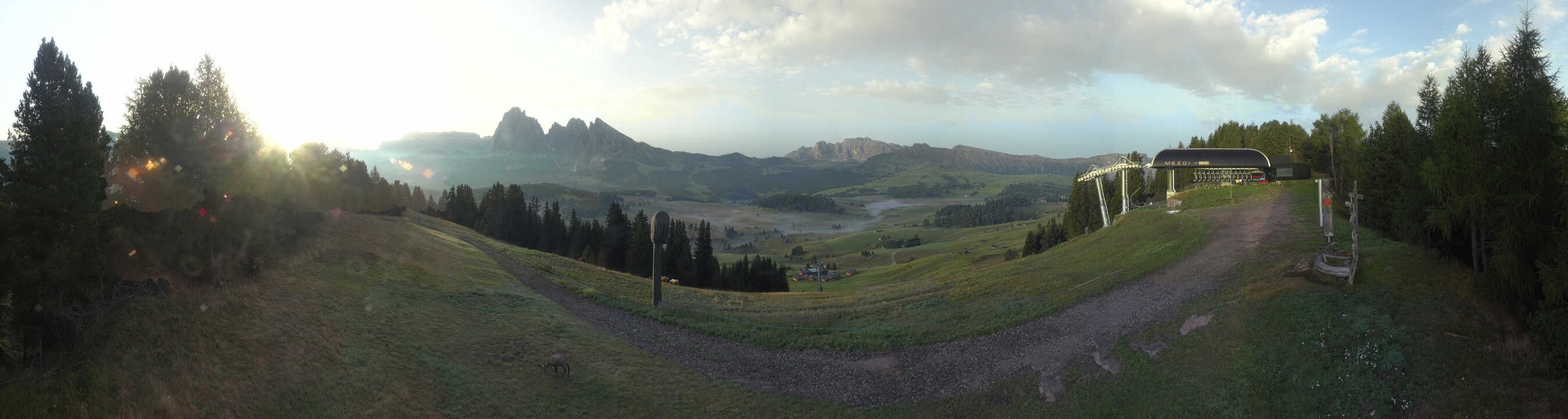 Archiv Foto Webcam Blick über Seiser Alm – Mezdi Bergstation