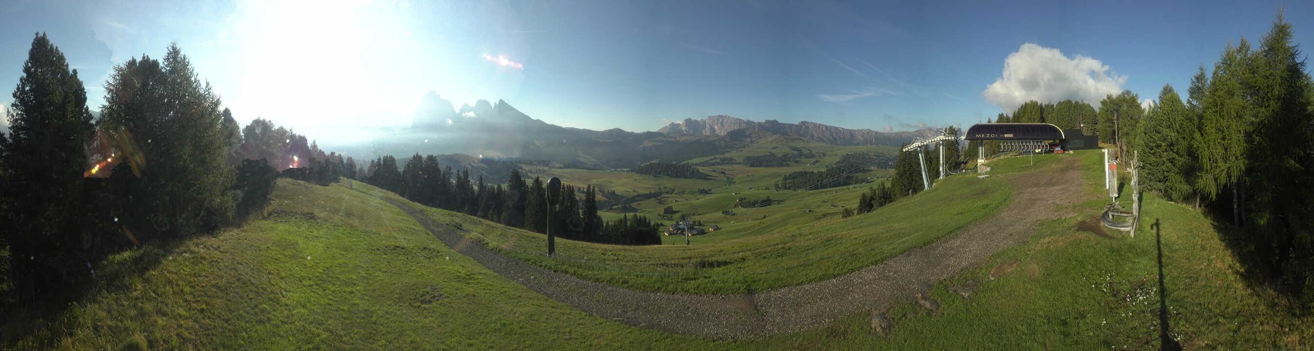 Archiv Foto Webcam Blick über Seiser Alm – Mezdi Bergstation