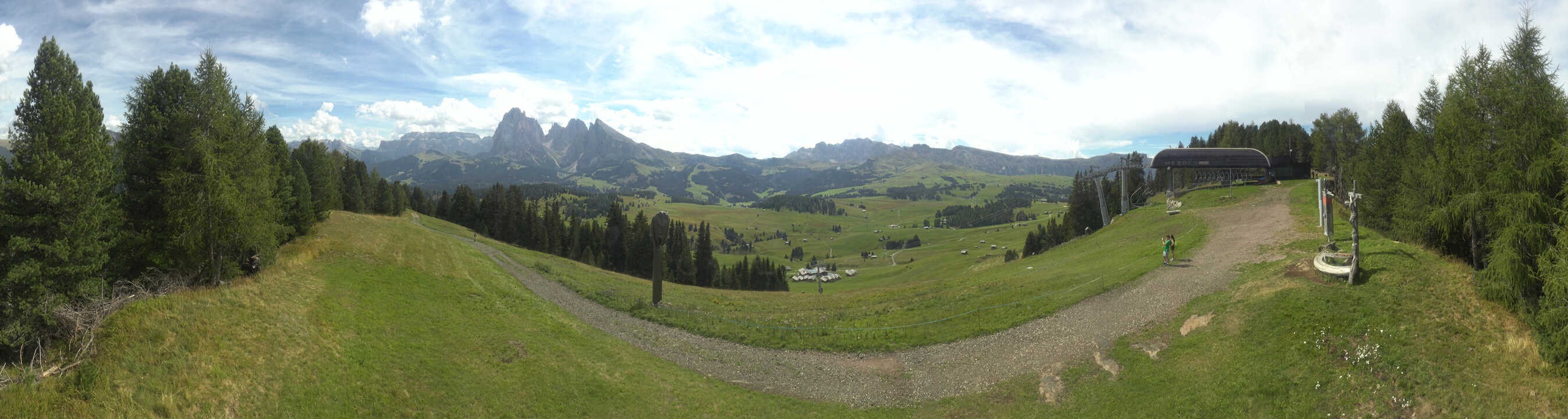 Archiv Foto Webcam Blick über Seiser Alm – Mezdi Bergstation