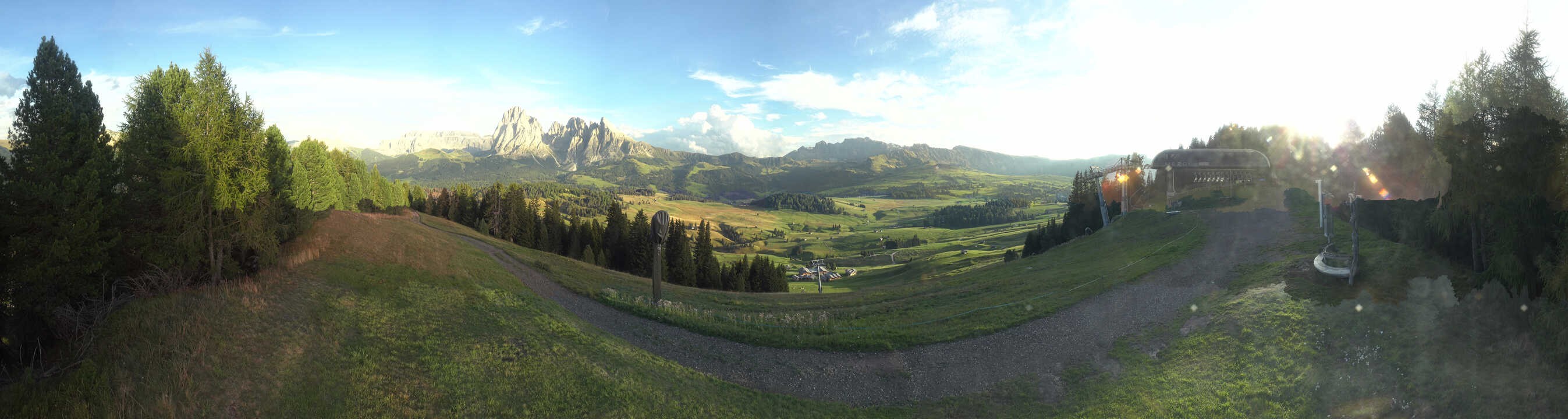 Archiv Foto Webcam Blick über Seiser Alm – Mezdi Bergstation