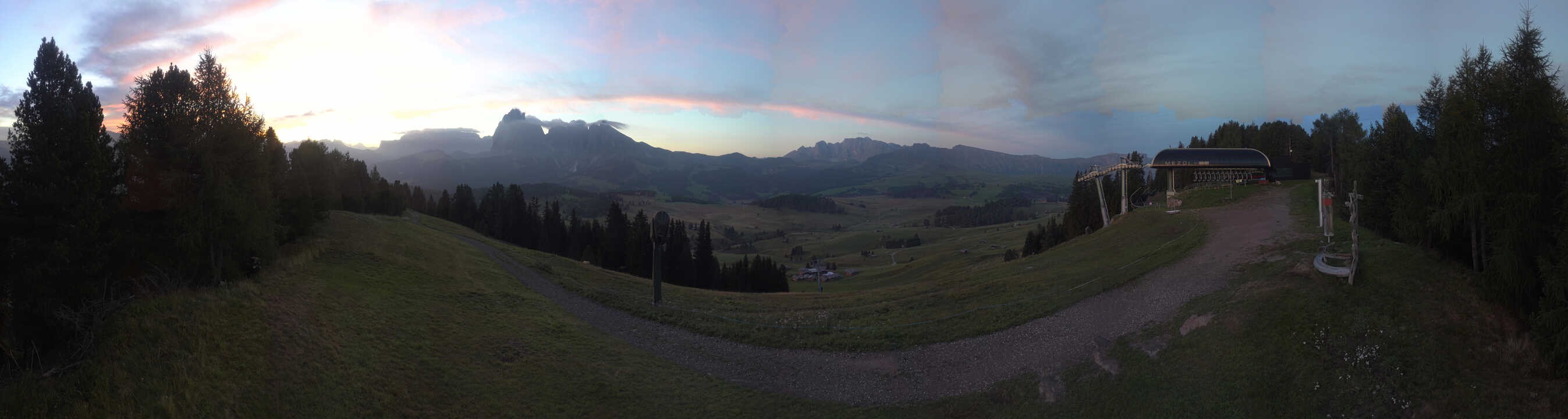 Archived image Webcam Alpe di Siusi: Panoramic view Mezdi mountain station