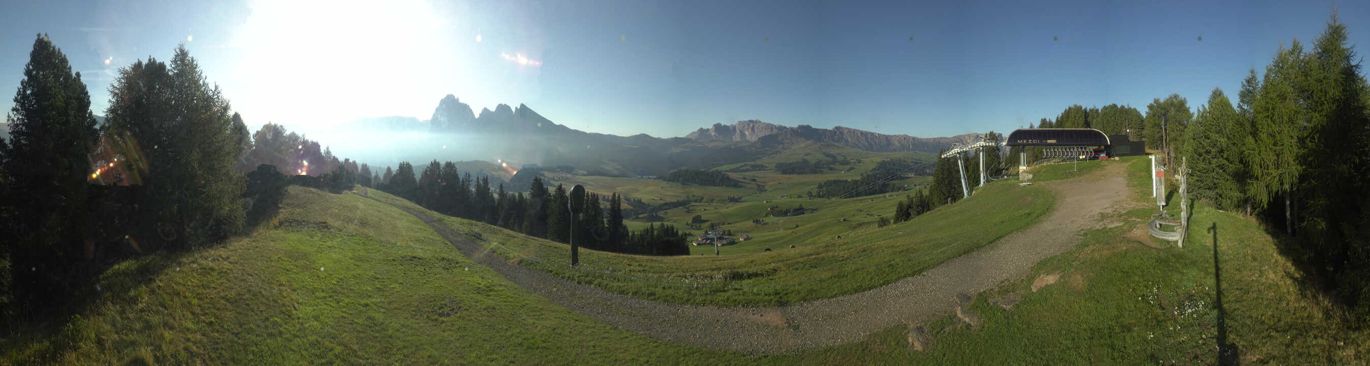 Archiv Foto Webcam Blick über Seiser Alm – Mezdi Bergstation