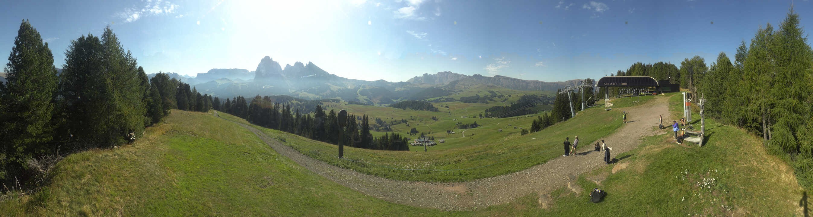 Archiv Foto Webcam Blick über Seiser Alm – Mezdi Bergstation
